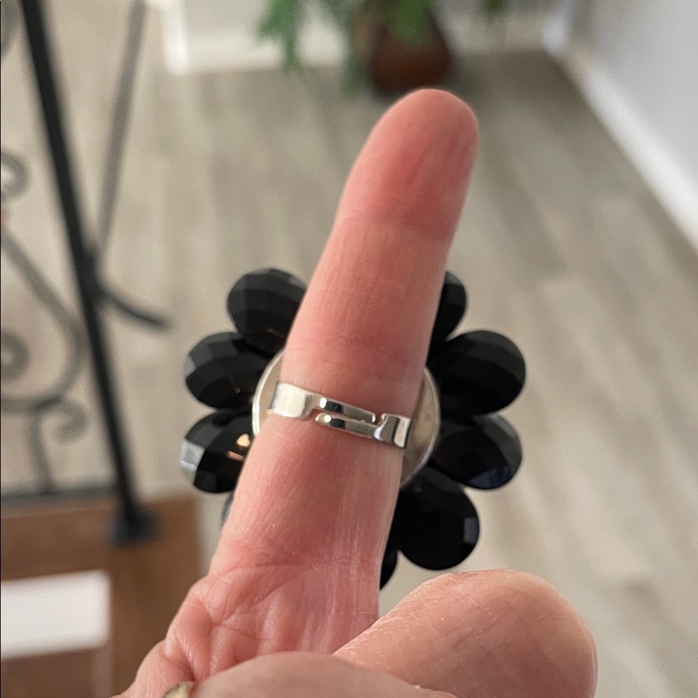 Statement Adjustable Floral Ring Set in Black and Gray - Picture 4 of 10